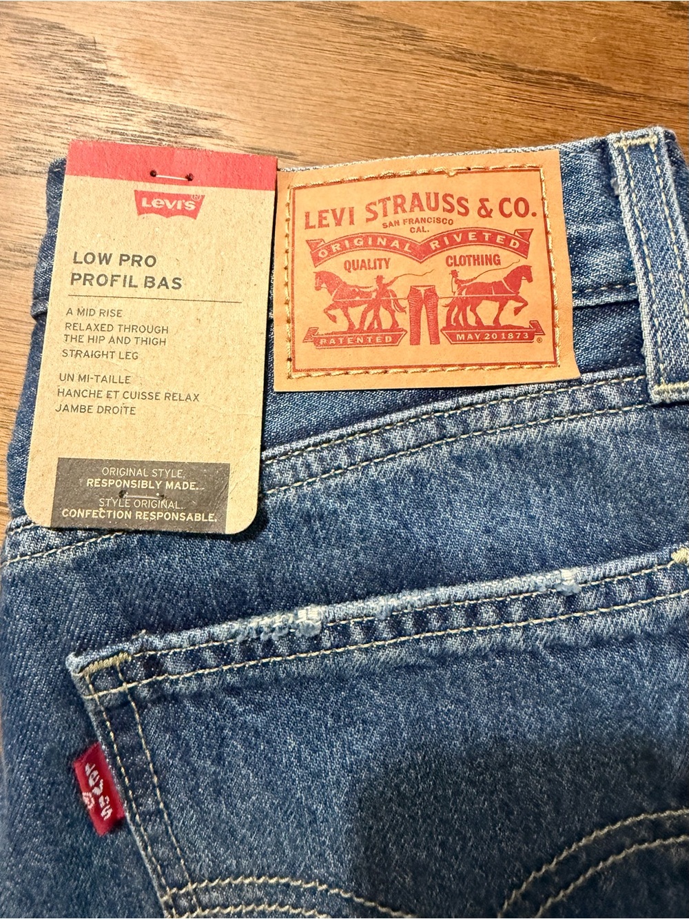NWT Levi’s Low Pro Straight - Picture 4 of 4